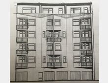 Illustration eines mehrstöckigen Wohnhauses mit symmetrischer Fassade, Balkonen an jeder Etage und Garagen im Erdgeschoss. Das Gebäude ist durch klare Linien und rechteckige Fenster geprägt.