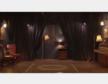 Ein stilvoll eingerichteter Raum mit dunklen Vorhängen an den Wänden, einer mittig platzierten Kommode mit Tischlampe, einem Teppichboden und gedämpfter Beleuchtung. Auf der linken Seite ein Ledersessel mit Beistelltisch und auf der rechten Seite ein Piano mit einer Stehlampe daneben.